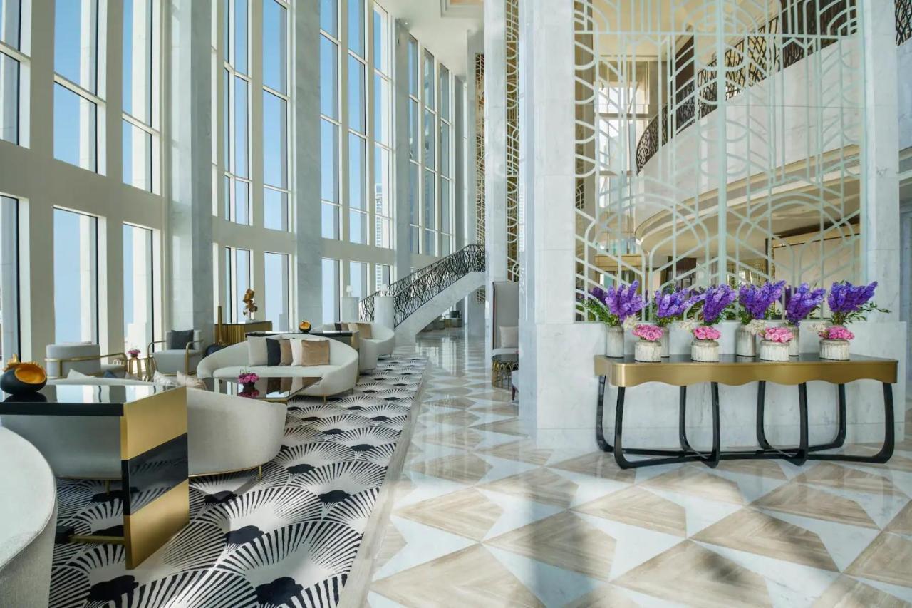 Wyndham Grand Doha West Bay Beach מראה חיצוני תמונה The lobby of the hotel
