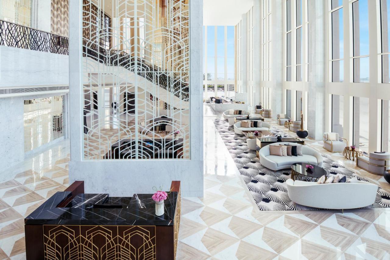 Wyndham Grand Doha West Bay Beach מראה חיצוני תמונה The lobby of the hotel