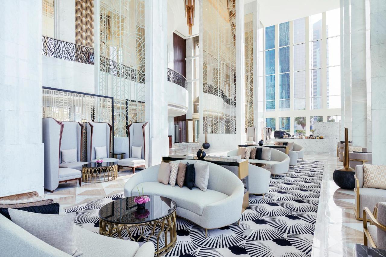 Wyndham Grand Doha West Bay Beach מראה חיצוני תמונה The lobby of the hotel