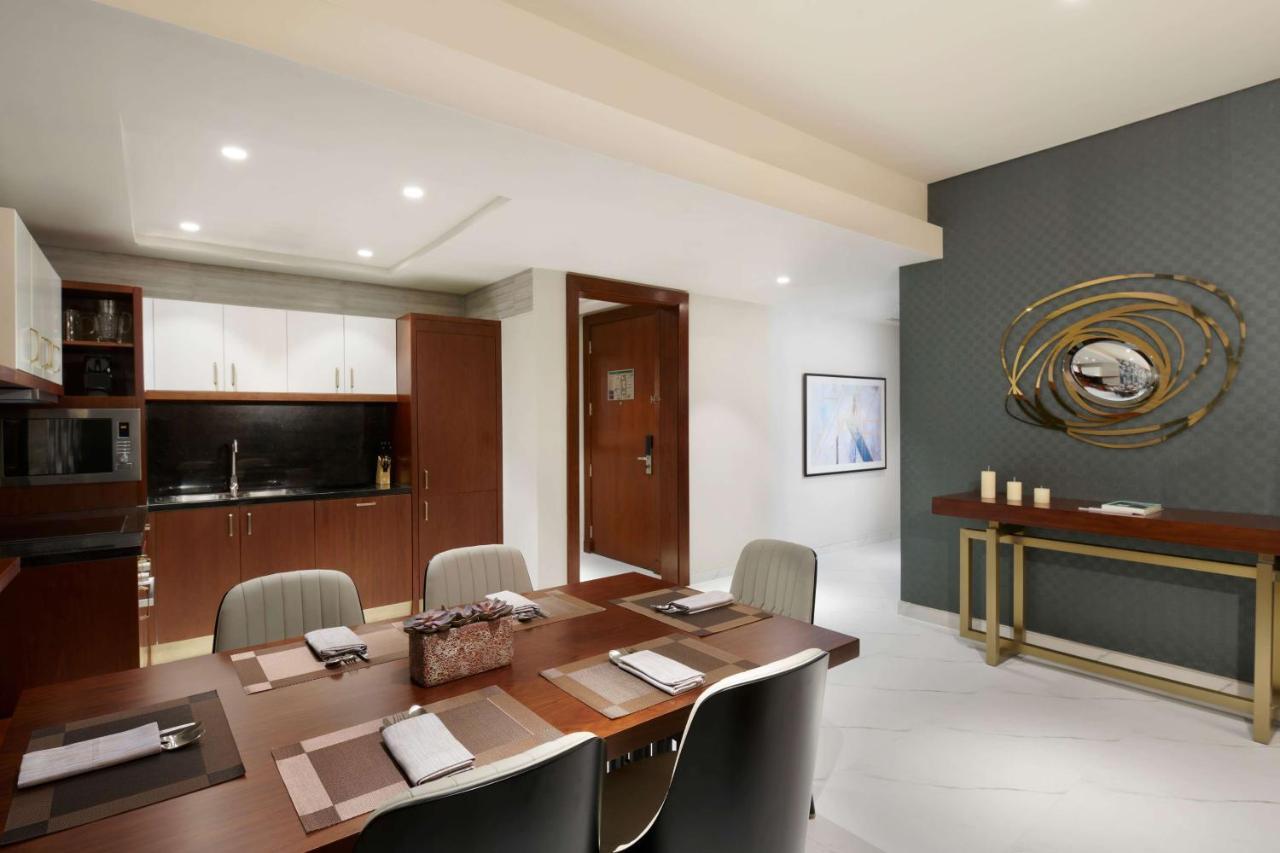 Wyndham Grand Doha West Bay Beach מראה חיצוני תמונה Office
