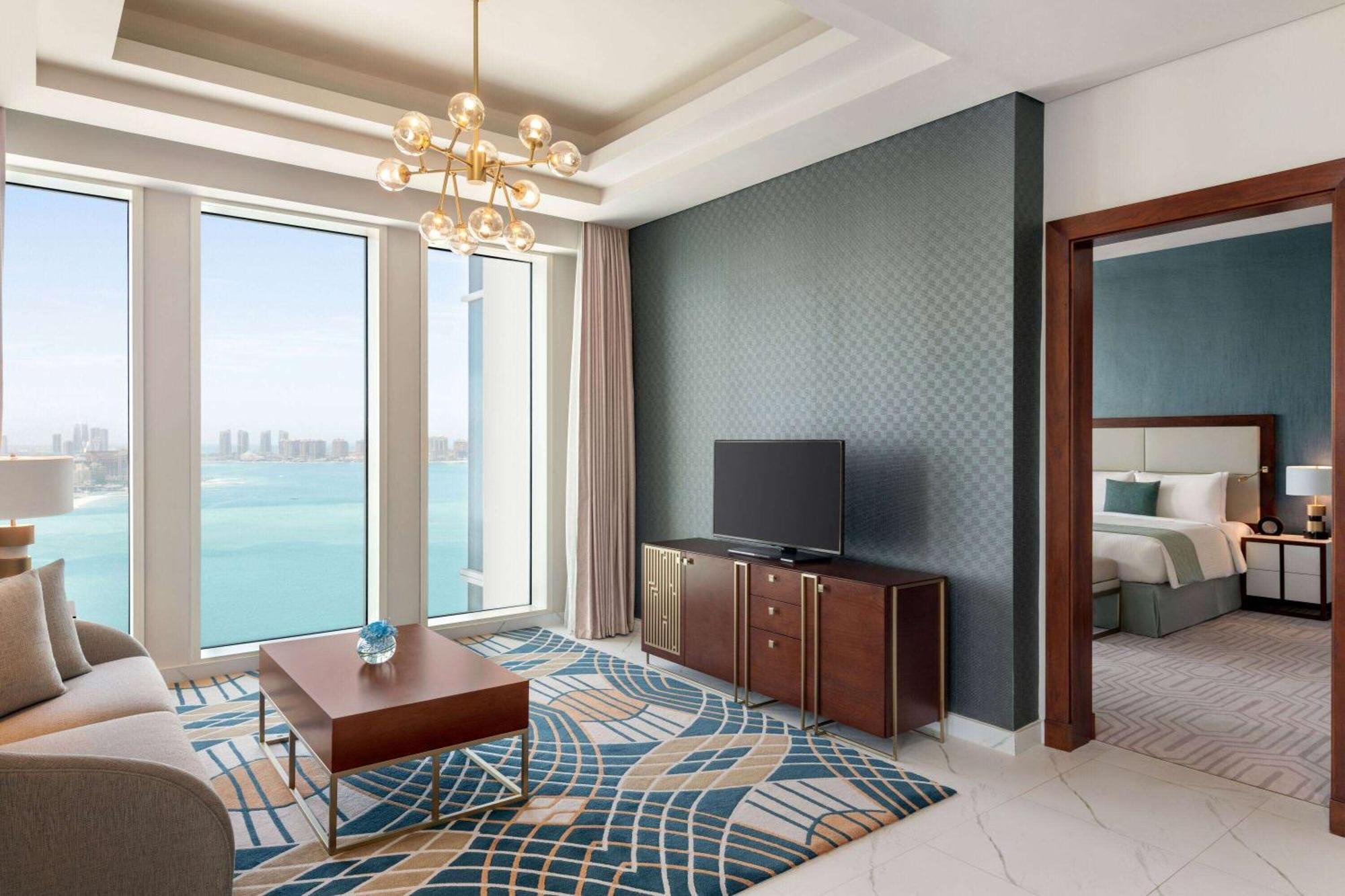 Wyndham Grand Doha West Bay Beach מראה חיצוני תמונה A suite at the hotel